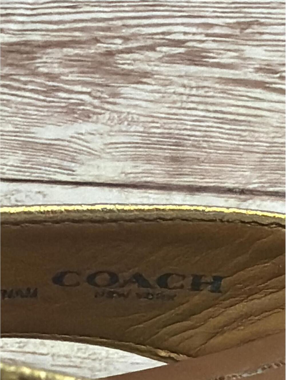 Coach Shelly sandal 38 metallic gold leather with a signature turnlock detail - Picture 8 of 9